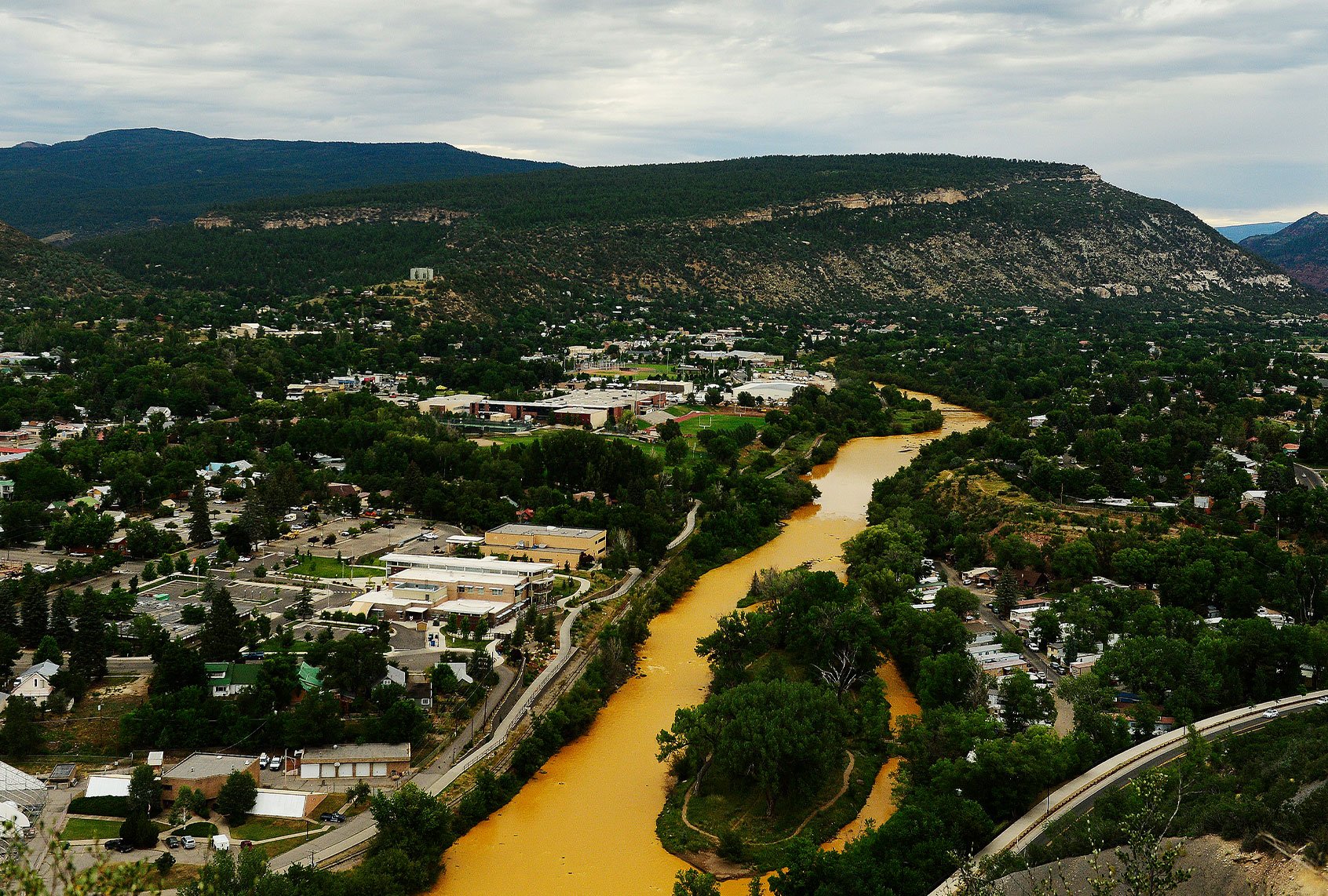 One in three American rivers has changed color since 1984. Here’s what that means